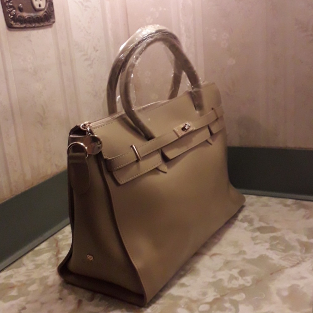 Gunas handbag